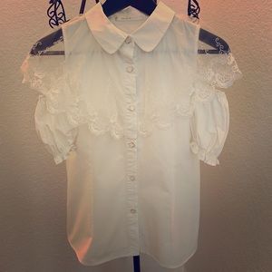 Short-sleeved Shirt with Lace